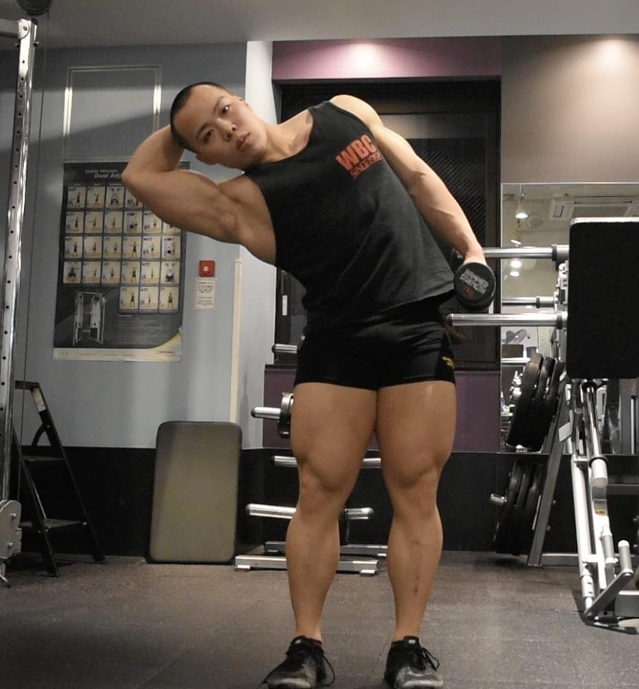 ダンベルサイドベントのやり方！腹斜筋を鍛えて美くびれに！初心者も脇腹に効くコツを解説