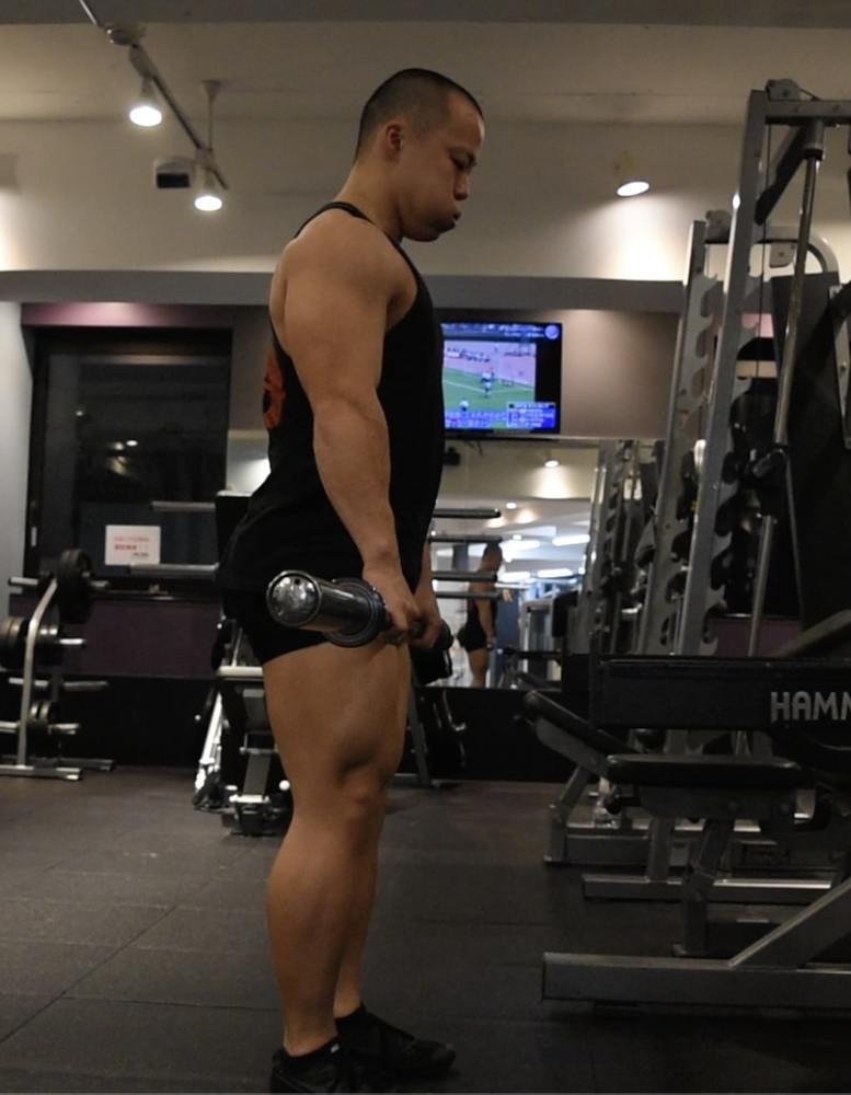 ルーマニアンデッドリフトのやり方！腰を痛めず確実に下半身に効かせるコツを解説！