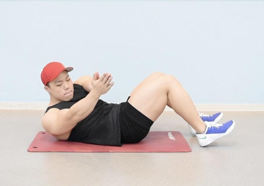 ロシアンツイストハイパーのやり方！短期間でくびれGET！腹筋を効果的に鍛えるコツを解説