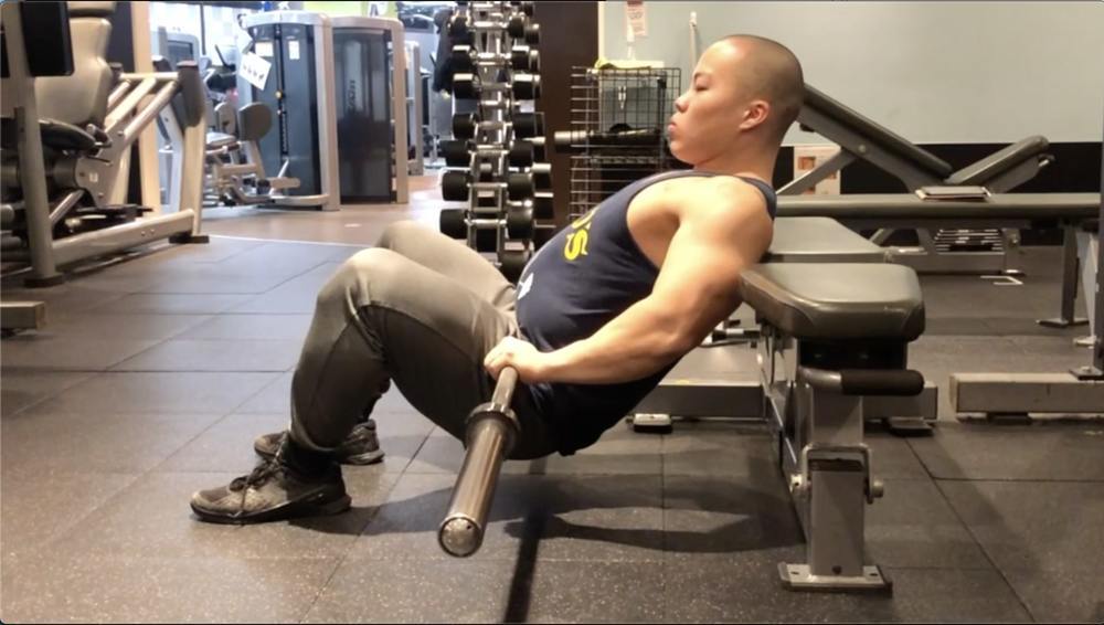 ヒップスラストのやり方！美尻GETのコツ！自宅でダンベル・自重で行うメニューも！