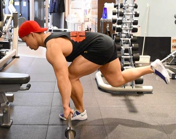 ワンレッグデッドリフトのやり方！短期間で脚痩せ・美尻になるコツを解説