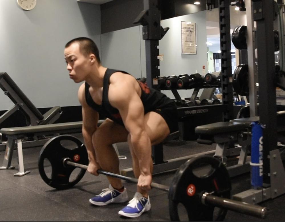 デッドリフトの効果がメリットだらけ！短期間で成長するフォームのコツも解説