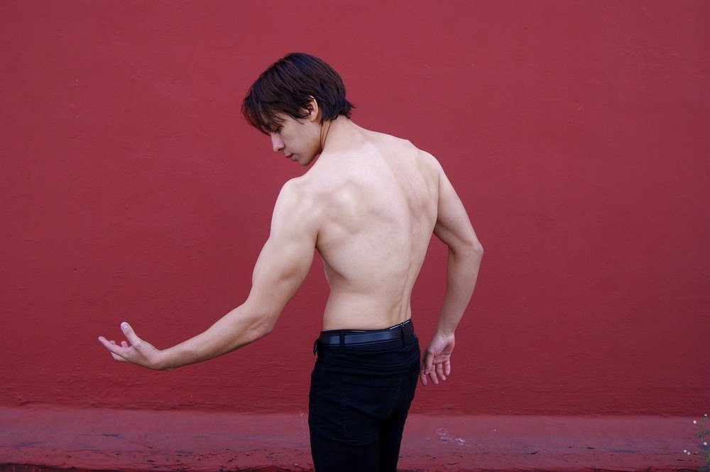 烏口腕筋の筋トレ&ストレッチメニュー!構造・作用〜鍛え方のコツまで徹底解説