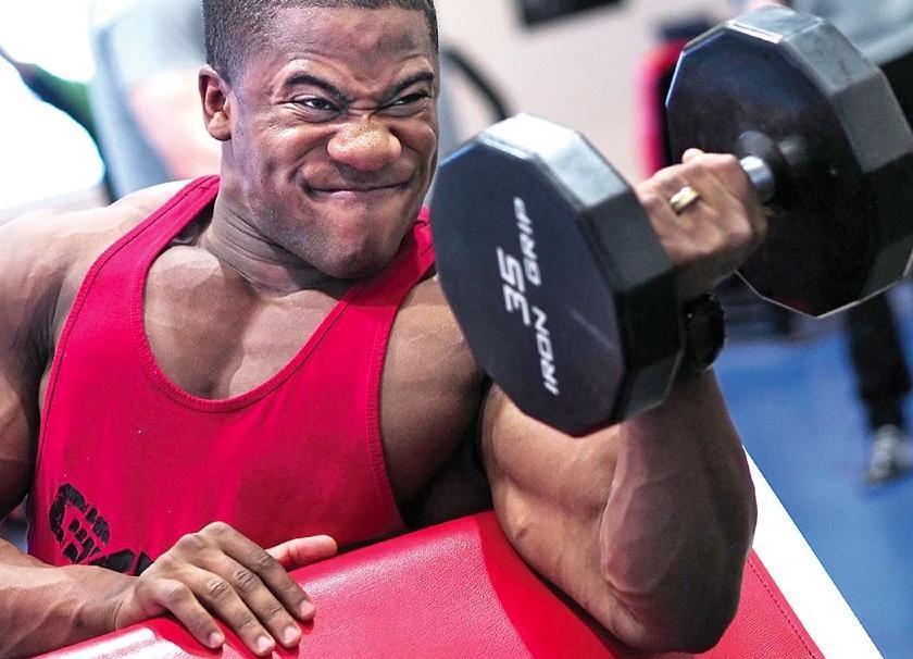 上腕二頭筋の筋トレメニュー!急激に力こぶを発達させる鍛え方のコツを解説