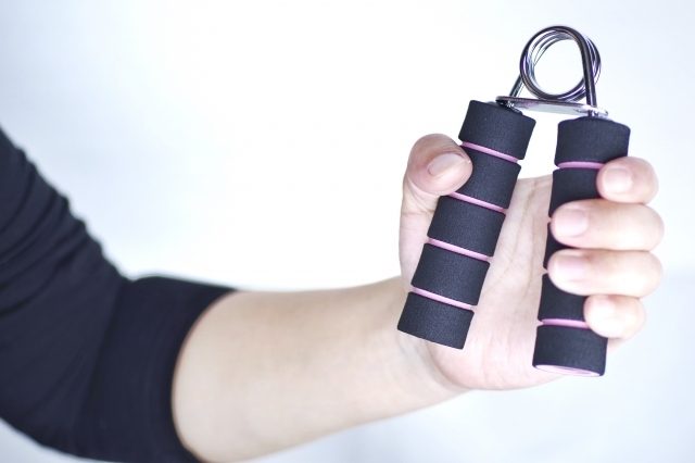 浅指屈筋の筋トレ&ストレッチメニュー!構造・作用〜鍛え方のコツまで徹底解説