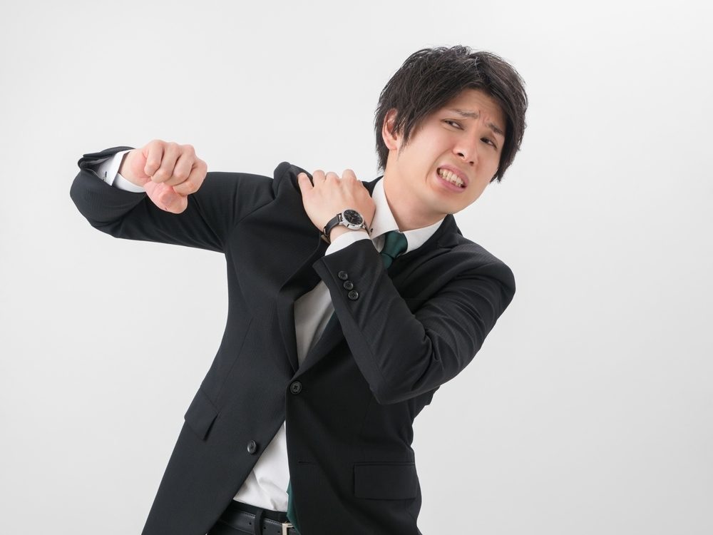 【肩関節のストレッチ】短期間でガチガチの筋肉をほぐすコツで肩コリ解消へ