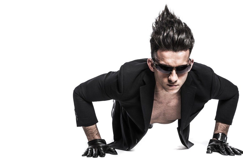 腕立て伏せは毎日OK？ 超回復と筋肉痛の関係〜効く部位別メニューも！