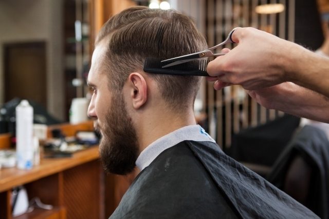 【パーマ×短髪ショート】のメンズ髪型22選！強め・ゆるめなど種類別の頼み方＆セットまで解説！