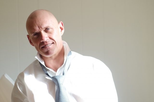 日本人にスキンヘッド・坊主が似合う判断基準は？剃って後悔する前に読むべき情報網羅！