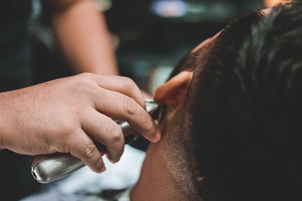 【ナチュラルショート】メンズ髪型15選!ワックスなしでもキマる!頼み方&セット方法も!