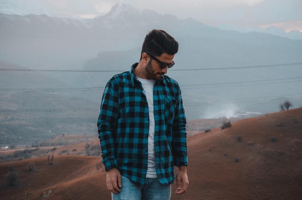 オーバーサイズシャツが人気急騰中!ダサ見えNG例〜メンズコーデ集まで紹介!