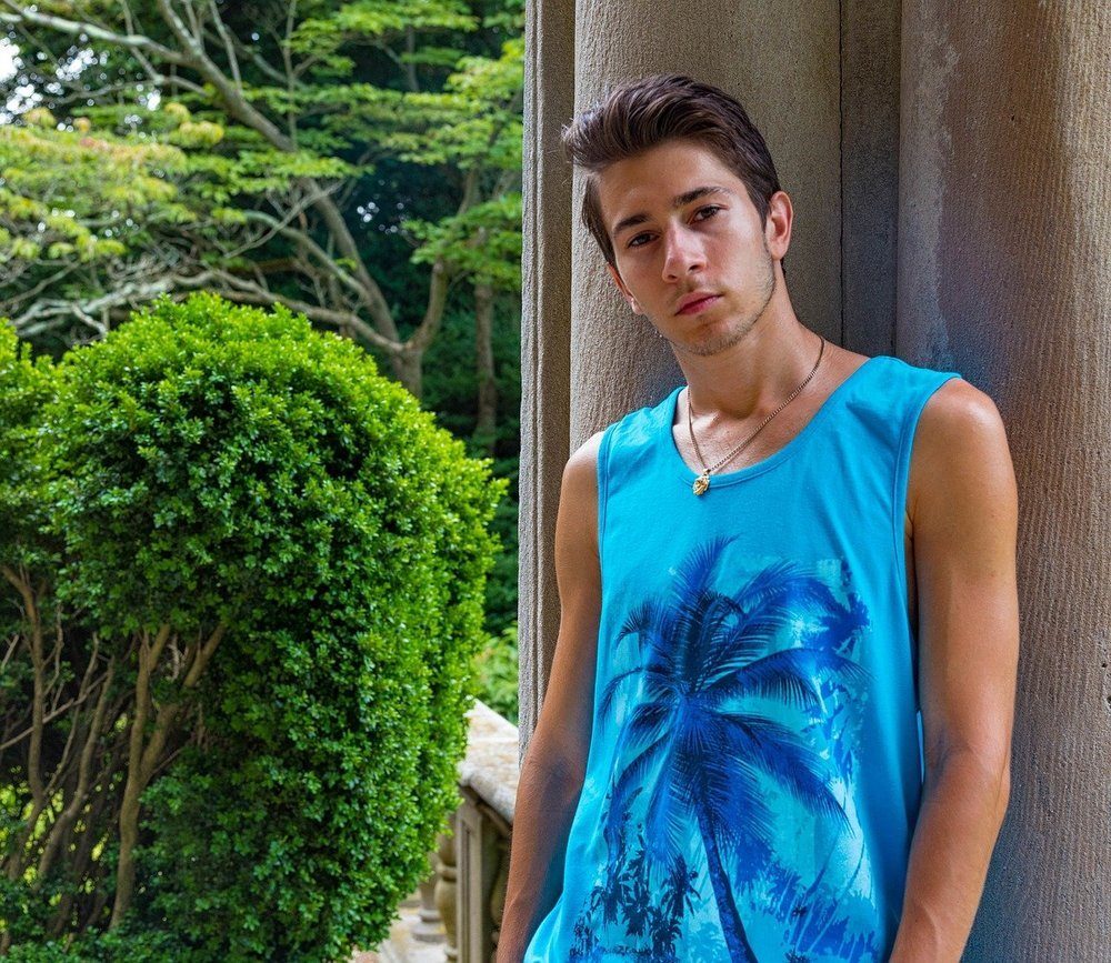 レイヤードタンクトップ完全版!選び方&着こなし術〜おすすめアイテムまで紹介!