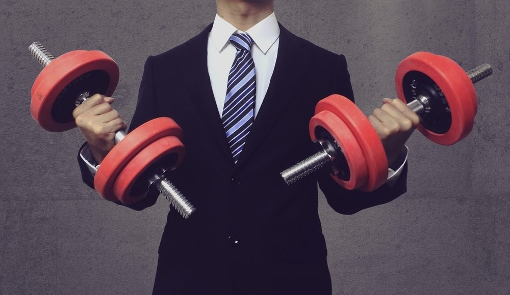 オフィス筋トレメニュー10選!デスクワーク中にバレず短期間で効果の出る方法を紹介!