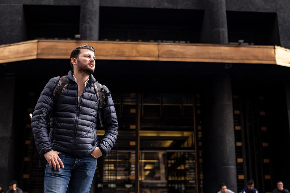 西川ダウンの評判が良すぎ。大人メンズにおすすめの商品&コーデ例を紹介