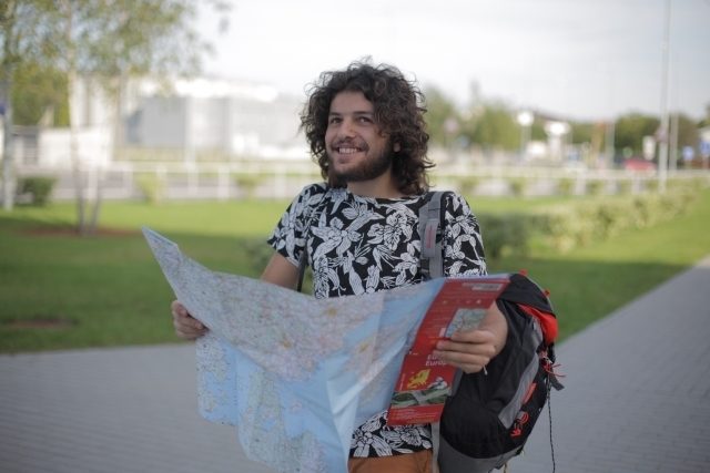 大泉洋の天パは本物?くせ毛を活かした髪型のオーダー&セット法まで紹介!