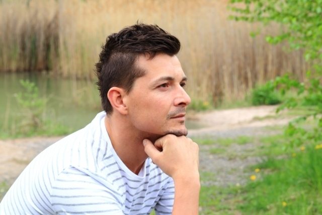 伊藤英明の髪型【若い頃〜2024最新】真似できるオーダー&セットを解説!