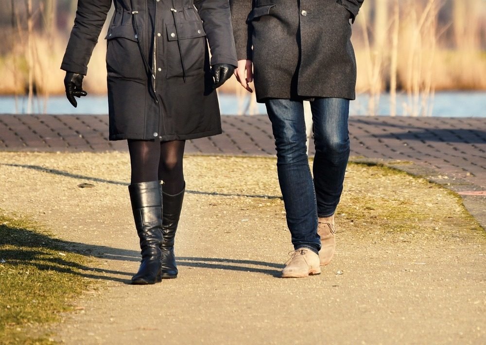 ステンカラーコートのメンズブランド完全版!ダサいと思われるNG例〜着こなしテクまで解説!