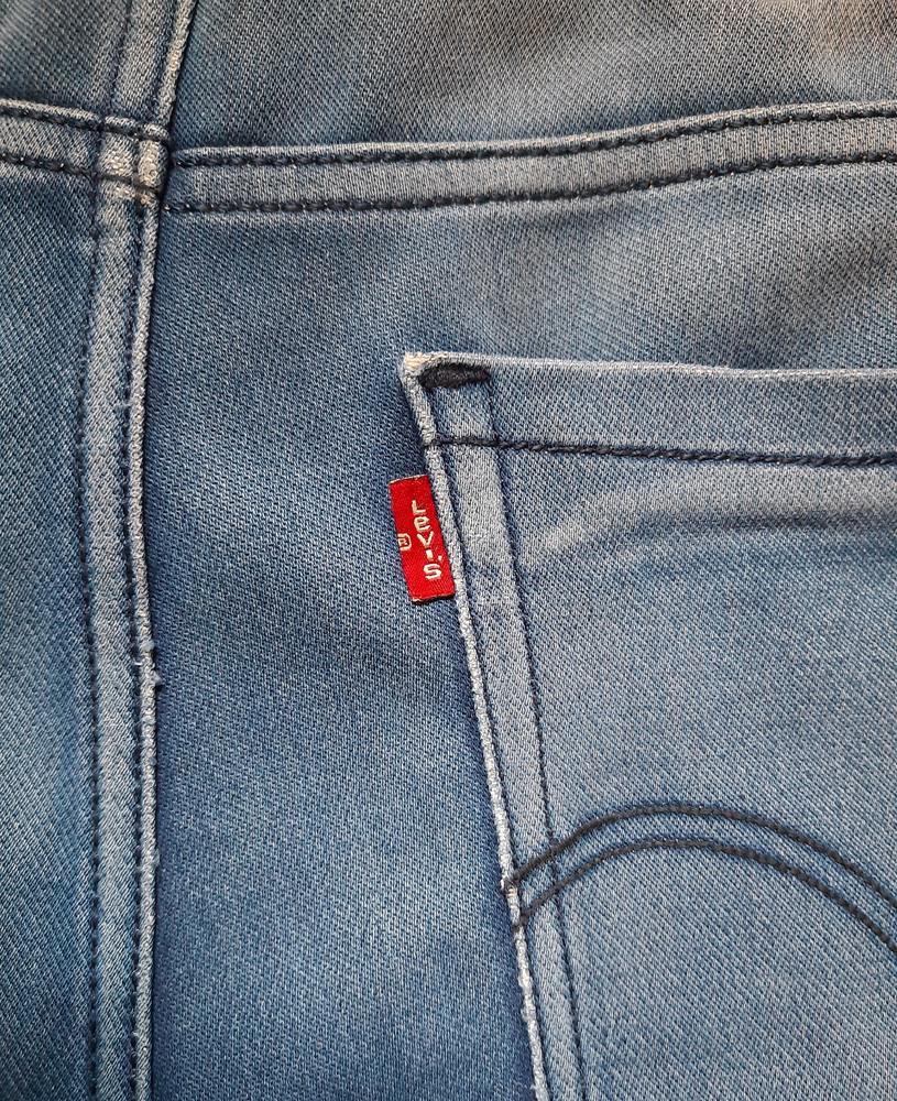 リーバイス(Levi’s)のジーンズ全種類の特徴。シルエットの違い〜コーデ例まで紹介