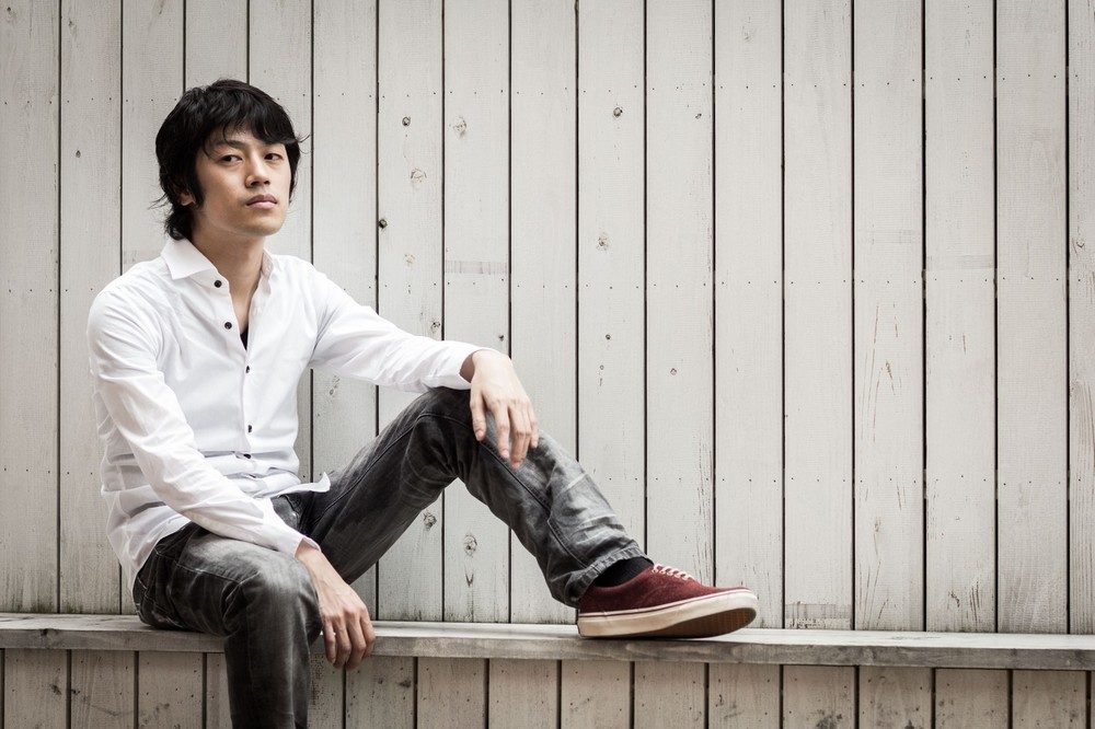 瀬戸康史の私服ブランドを特定!コーデ集〜メガネ・時計・バッグなどまで紹介!