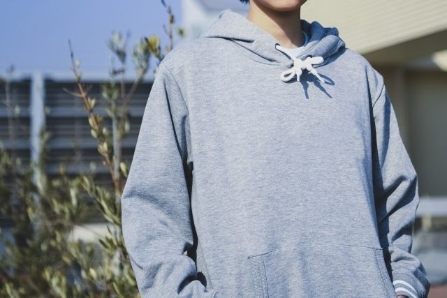 大倉忠義の私服ブランドを特定!ピアス・指輪・メガネ・パーカーなど全網羅!