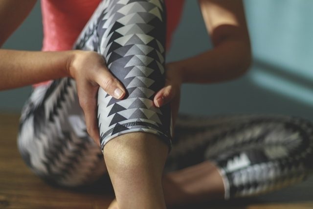 ふくらはぎを筋膜リリースするやり方!脚やせ・むくみ改善など効果多数!